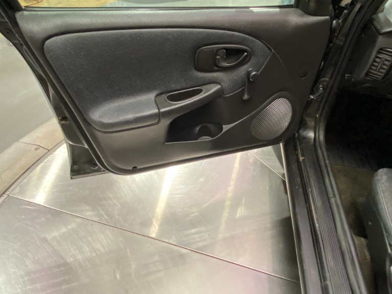 Used-2002-Saturn-S-Series-SL1
