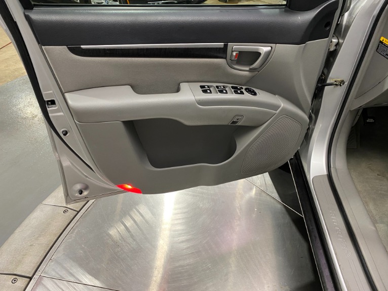 Used-2007-Hyundai-Santa-Fe-SE