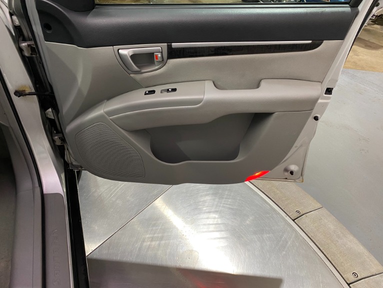 Used-2007-Hyundai-Santa-Fe-SE