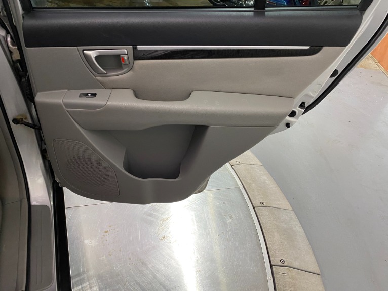 Used-2007-Hyundai-Santa-Fe-SE
