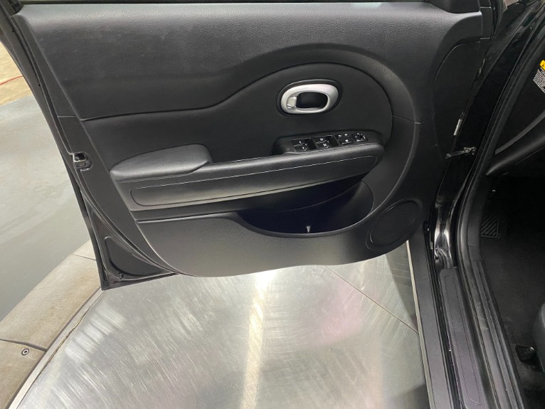 Used-2014-Kia-Soul-FWD