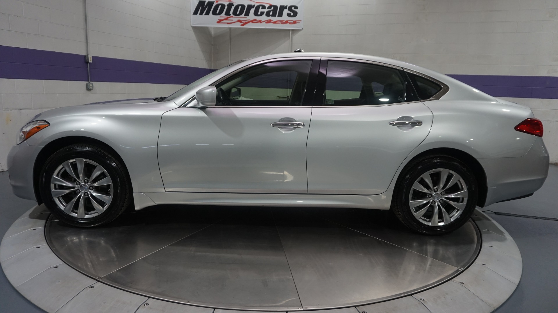 Infiniti m37 2013
