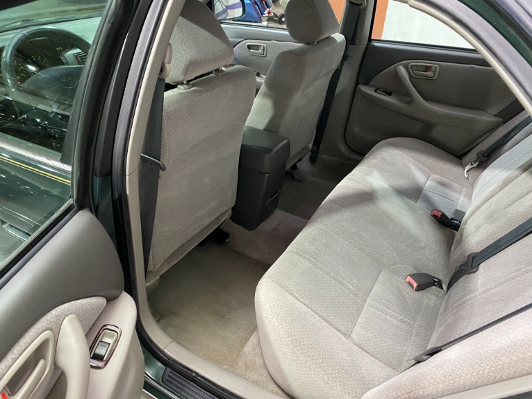 Used-2000-Toyota-Camry-LE