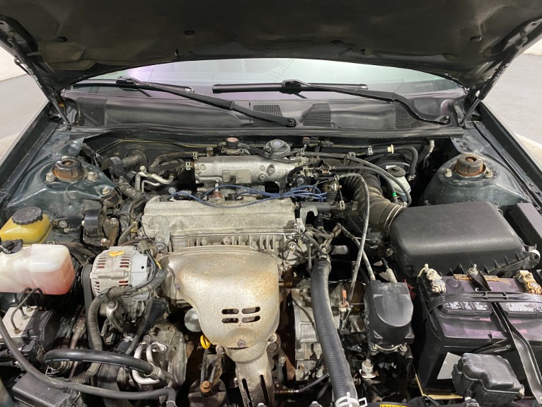 Used-2000-Toyota-Camry-LE