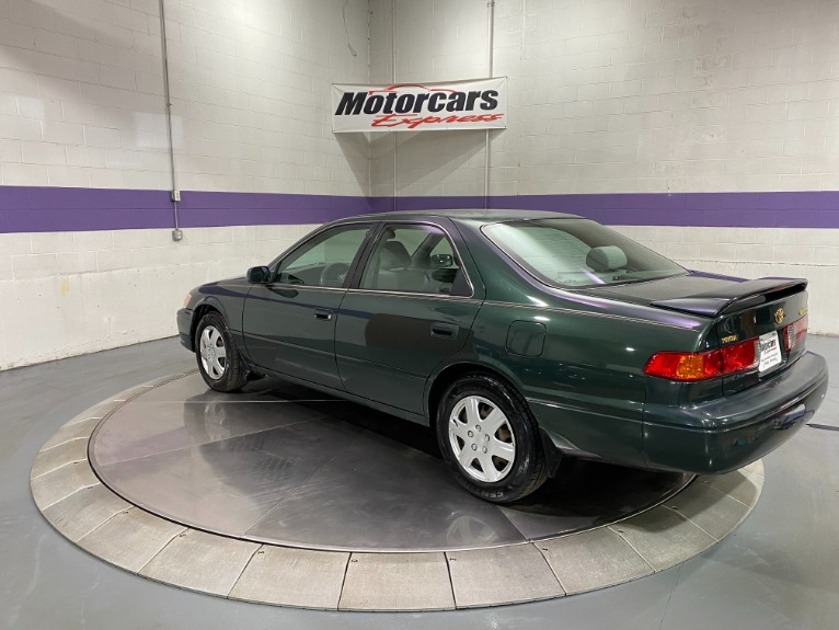 Used-2000-Toyota-Camry-LE
