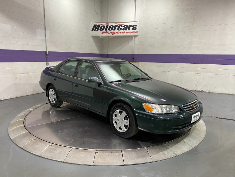 Used-2000-Toyota-Camry-LE