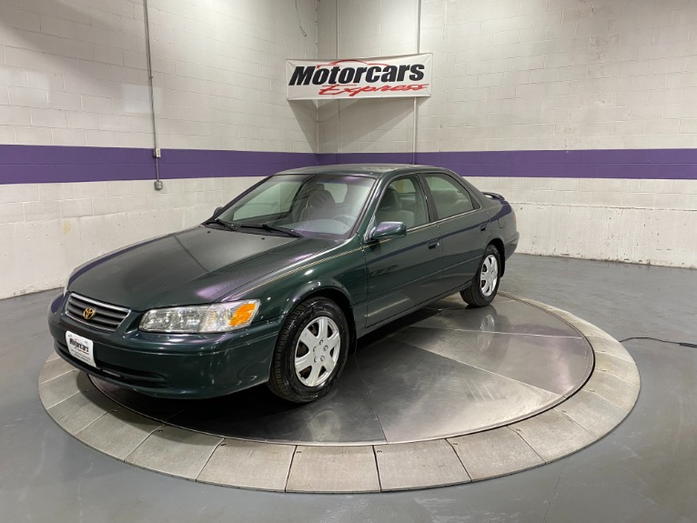 Used-2000-Toyota-Camry-LE