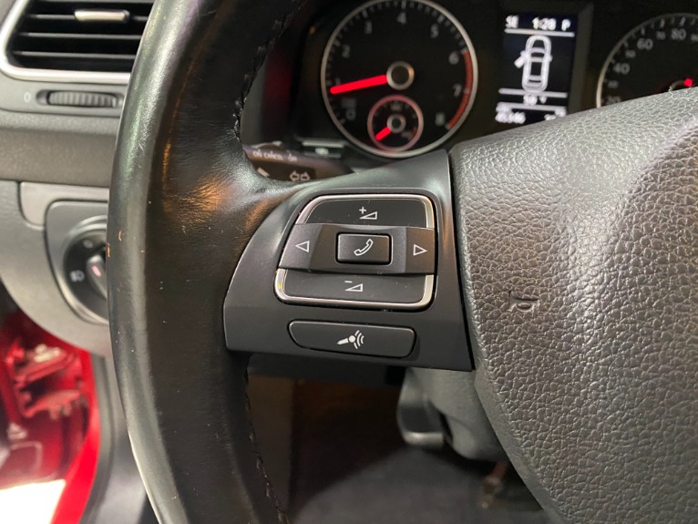 Used-2010-Volkswagen-Eos-Komfort