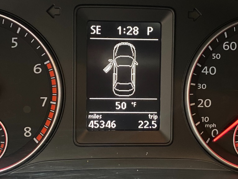 Used-2010-Volkswagen-Eos-Komfort