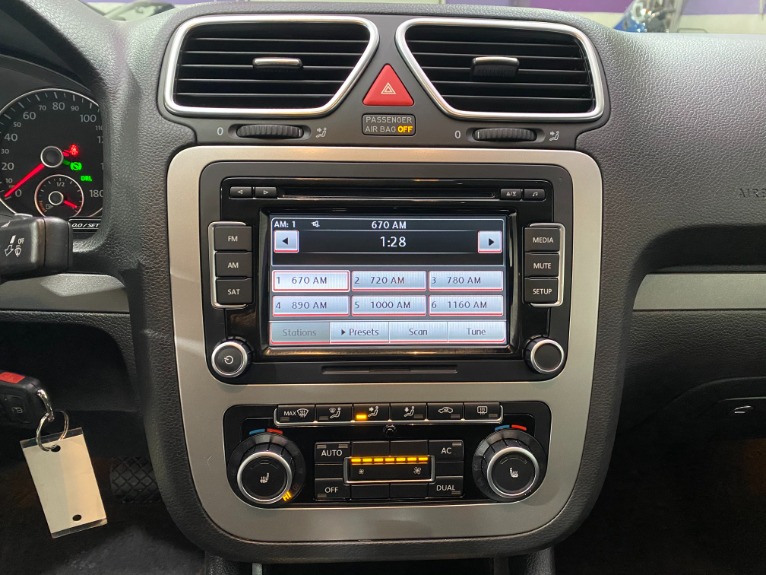 Used-2010-Volkswagen-Eos-Komfort