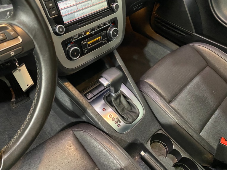 Used-2010-Volkswagen-Eos-Komfort