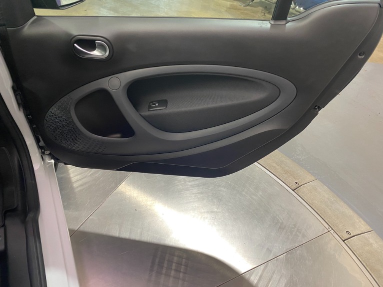 Used-2018-Smart-fortwo-electric-drive-pure-RWD