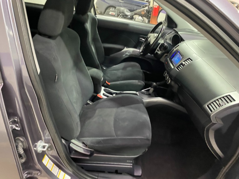 Used-2008-Mitsubishi-Outlander-XLS-AWD